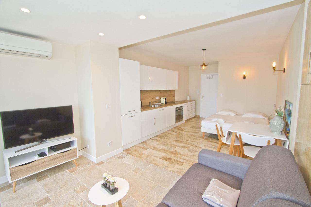 Promenade Holiday - Cosy Sea Front Studio Niza Exterior foto
